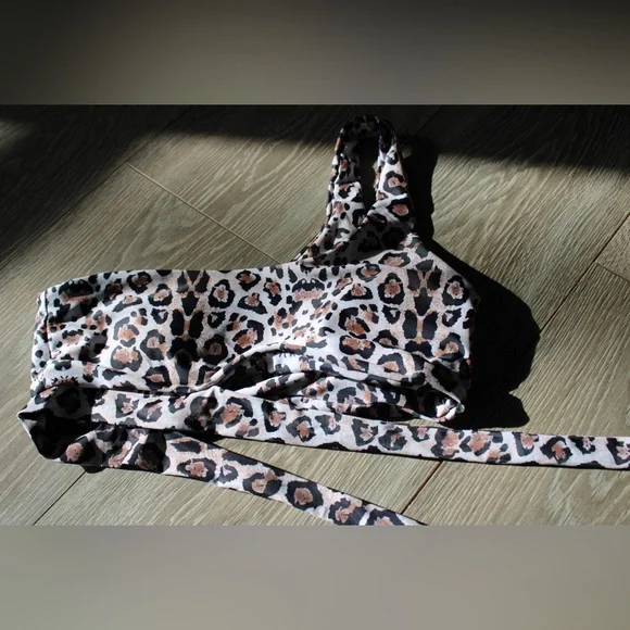 SHEIN Large Cheetah Bikini - Picture 5 of 6